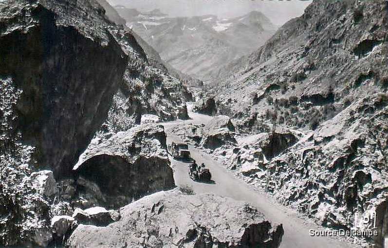 65 Cirque de Gavarnie Le Grand Chaos.jpg